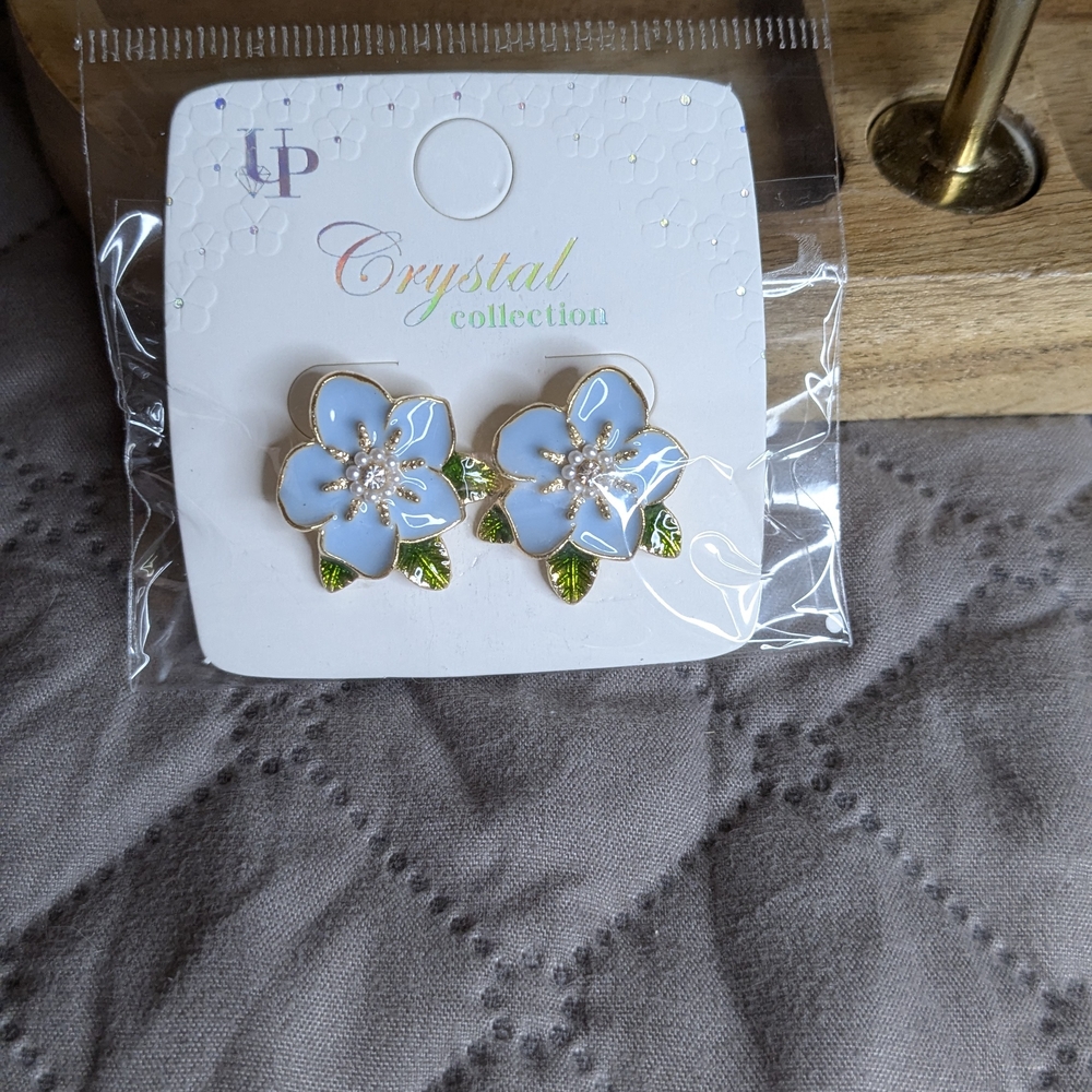 Crystal Collection Blue Flower Earrings